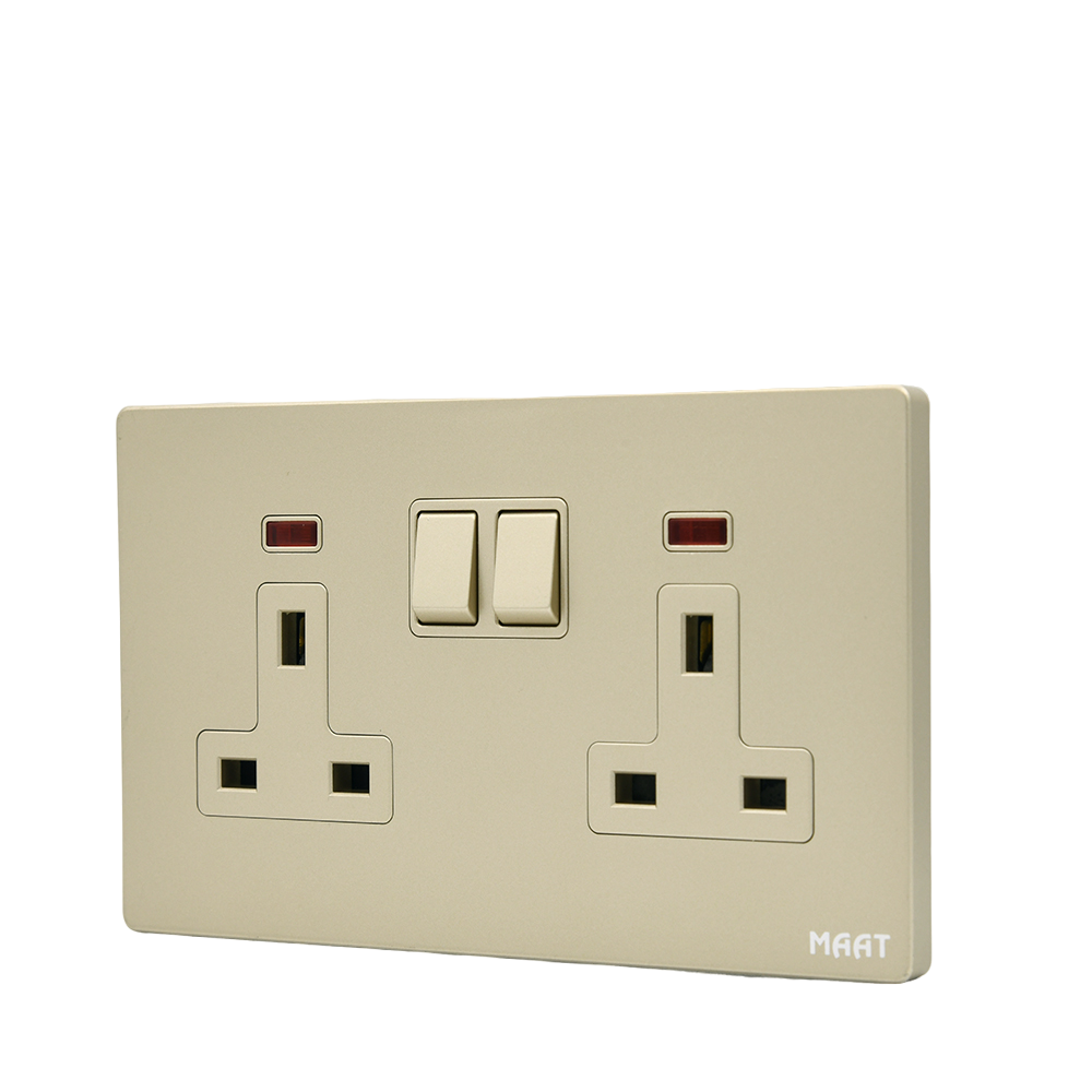 Switched Multi - Socket 13A Q5C2K/3F2 - 2 Gang, Champagne - Maat