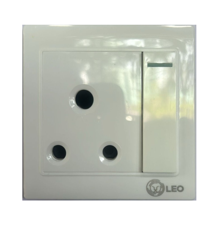 Three Pin -15A 3 round pin socket LK4062 86x86mm 15A250V