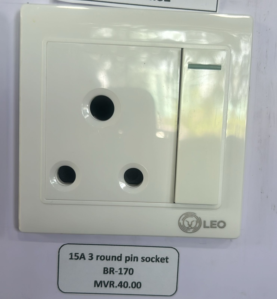 Three Pin -15A 3 round pin socket LK4062 86x86mm 15A250V