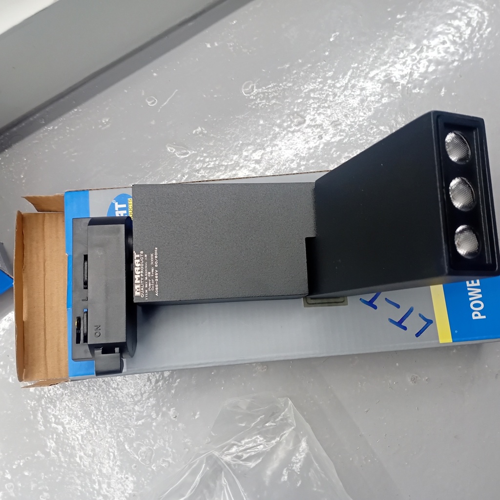 TRACK LIGHT BLACK (WARM LIGHT) LT-TRL-003
 TRACK SQ J D2066-6W-BK=WW 3000 K