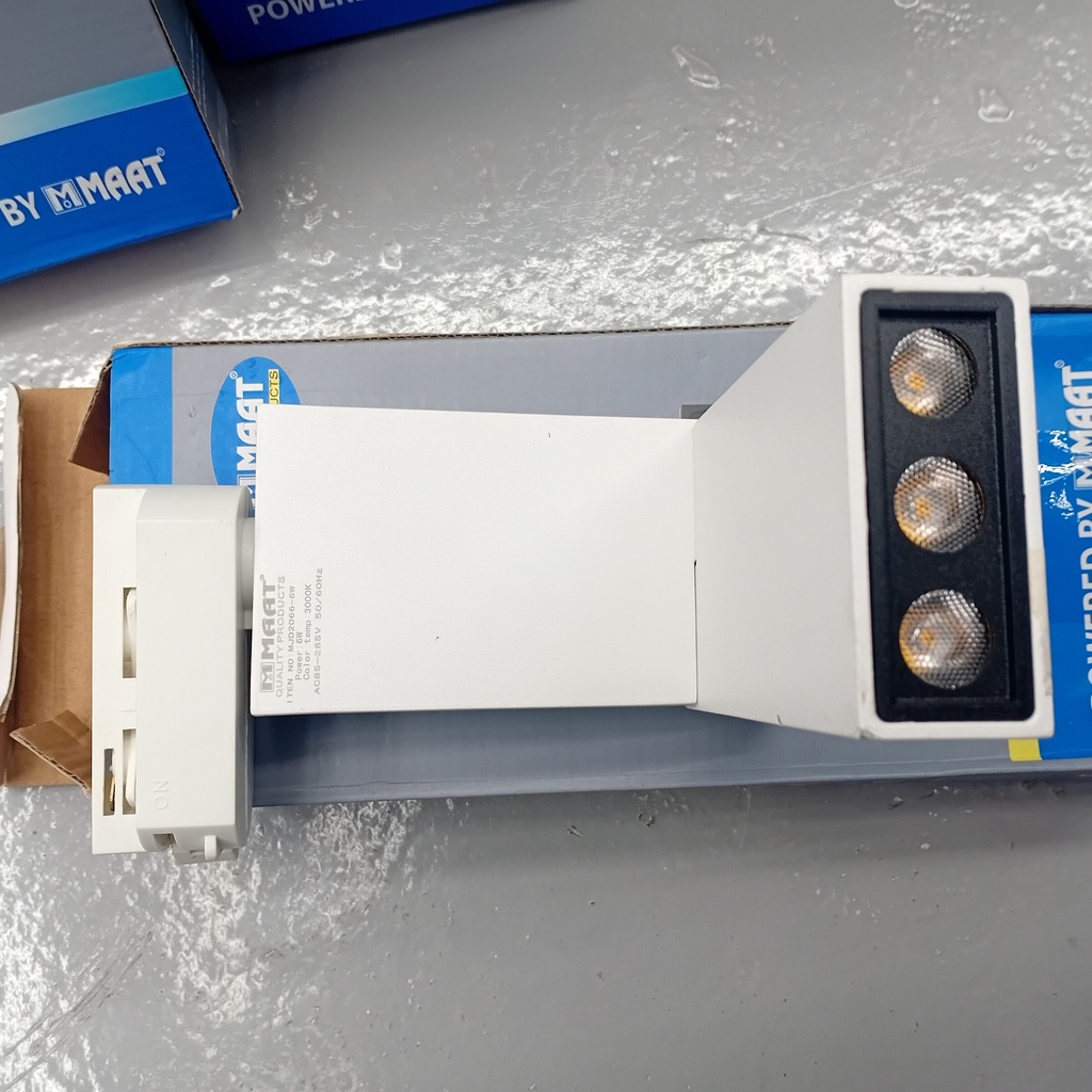 TRACK LIGHT WHITE (WARM LIGHT) 
TRACK SQ JD2066-6W-PCW-WH-3000K   LT-TRL-004