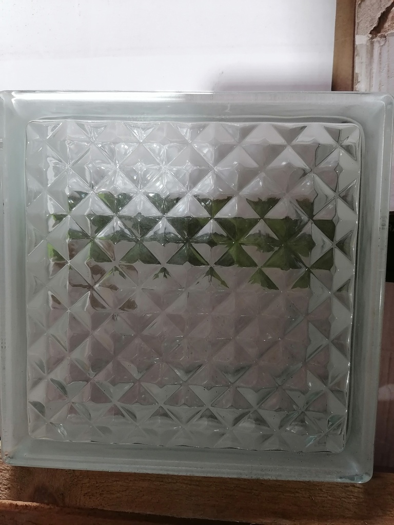 GLASS BLOCK T-G-002   19x19 mm
Box Code: A-02