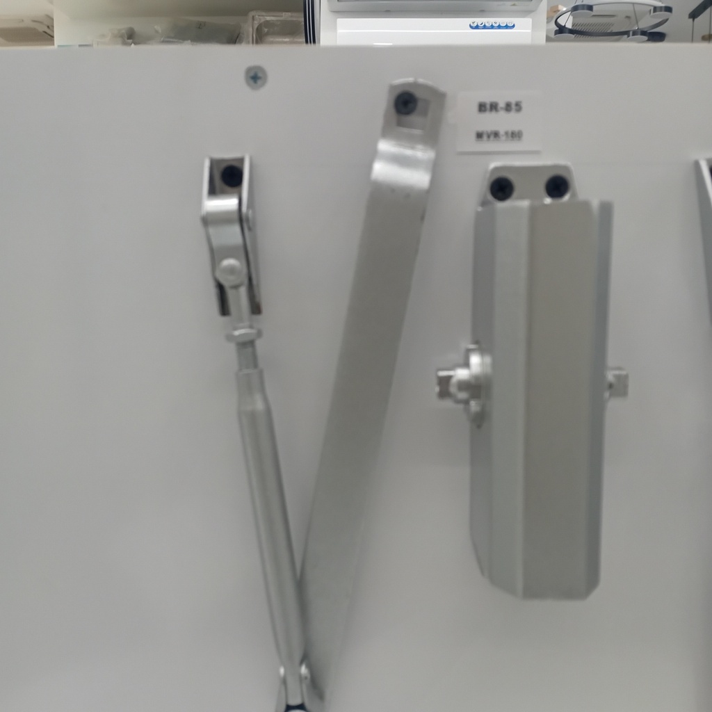 Door Closer BMQ Color: Silver Material: Zinc alloySize: S