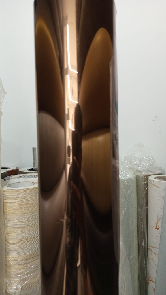 "Tea silver#，sticking wallpaper Thickness: 0.07mm
Size:  1.22*50M"