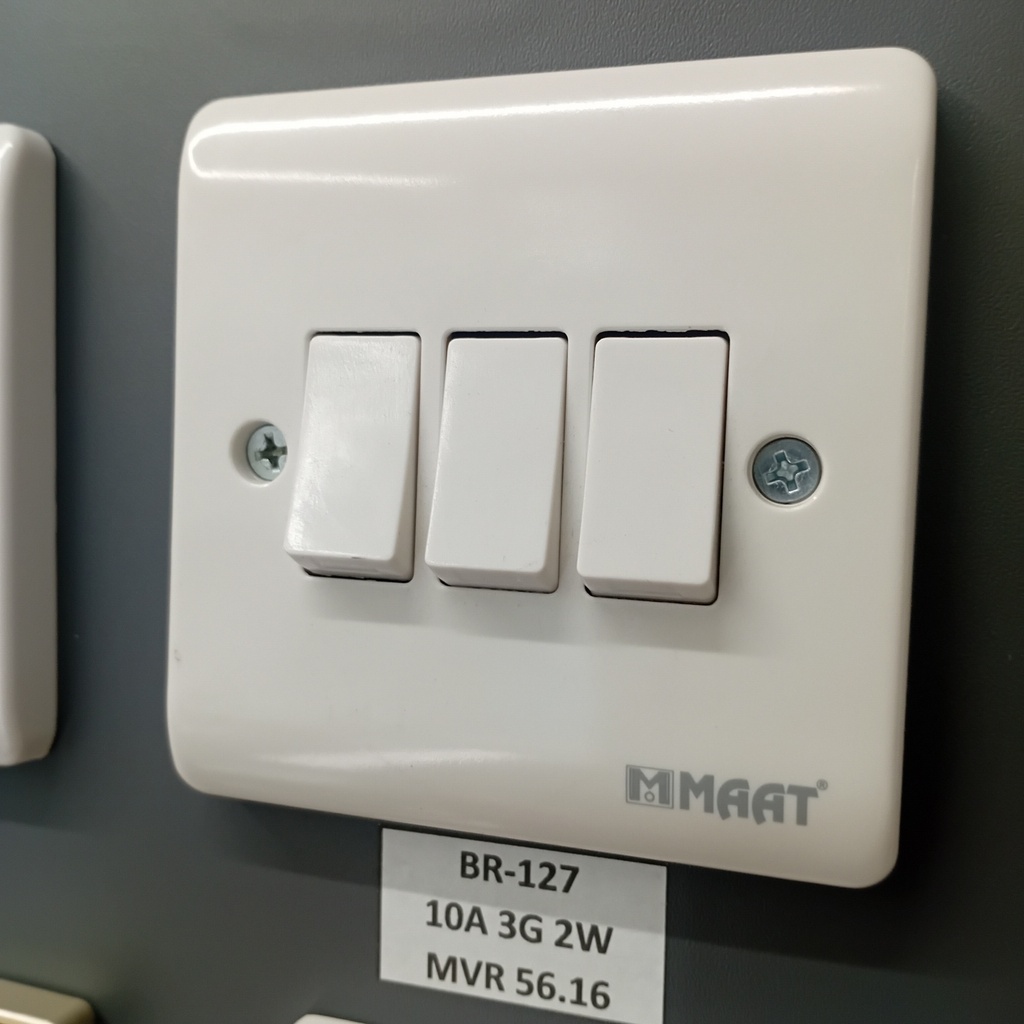 MAAT Z306 10A 3GANG 2WAY SWITCH