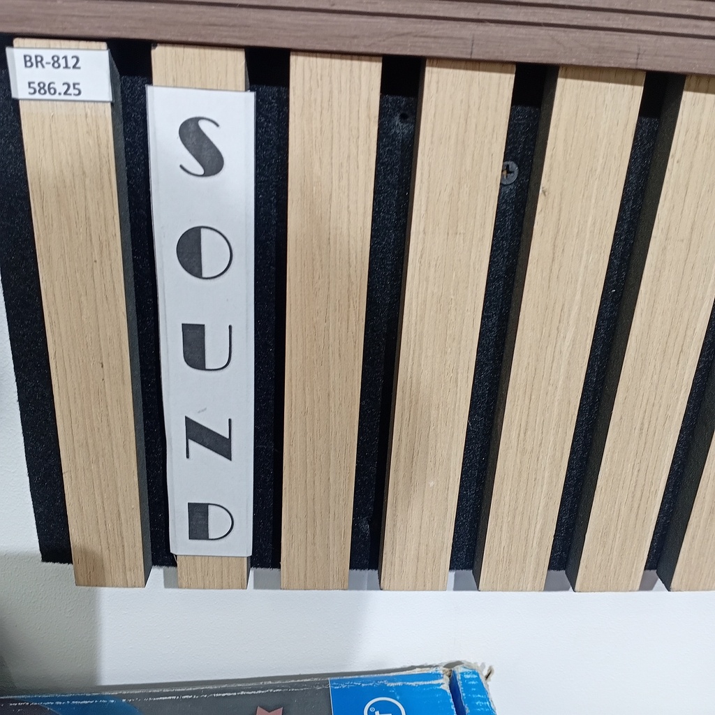 wooden acoustic wall panel (After UV) (One side) - 320*21*2700 - 105 - Oak