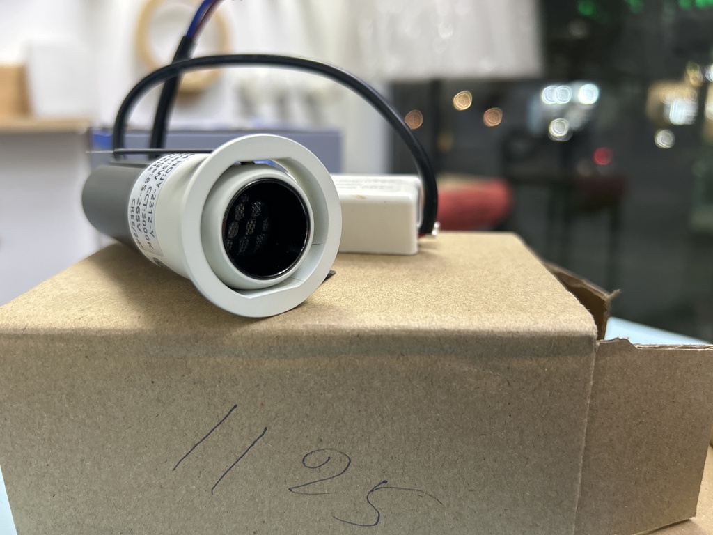 LED：CREE Power:5W CCT: 3000K C.R.I:  90Ra Size：Ф34*H80mm Cutting：Ф30mm JY-2312-Y