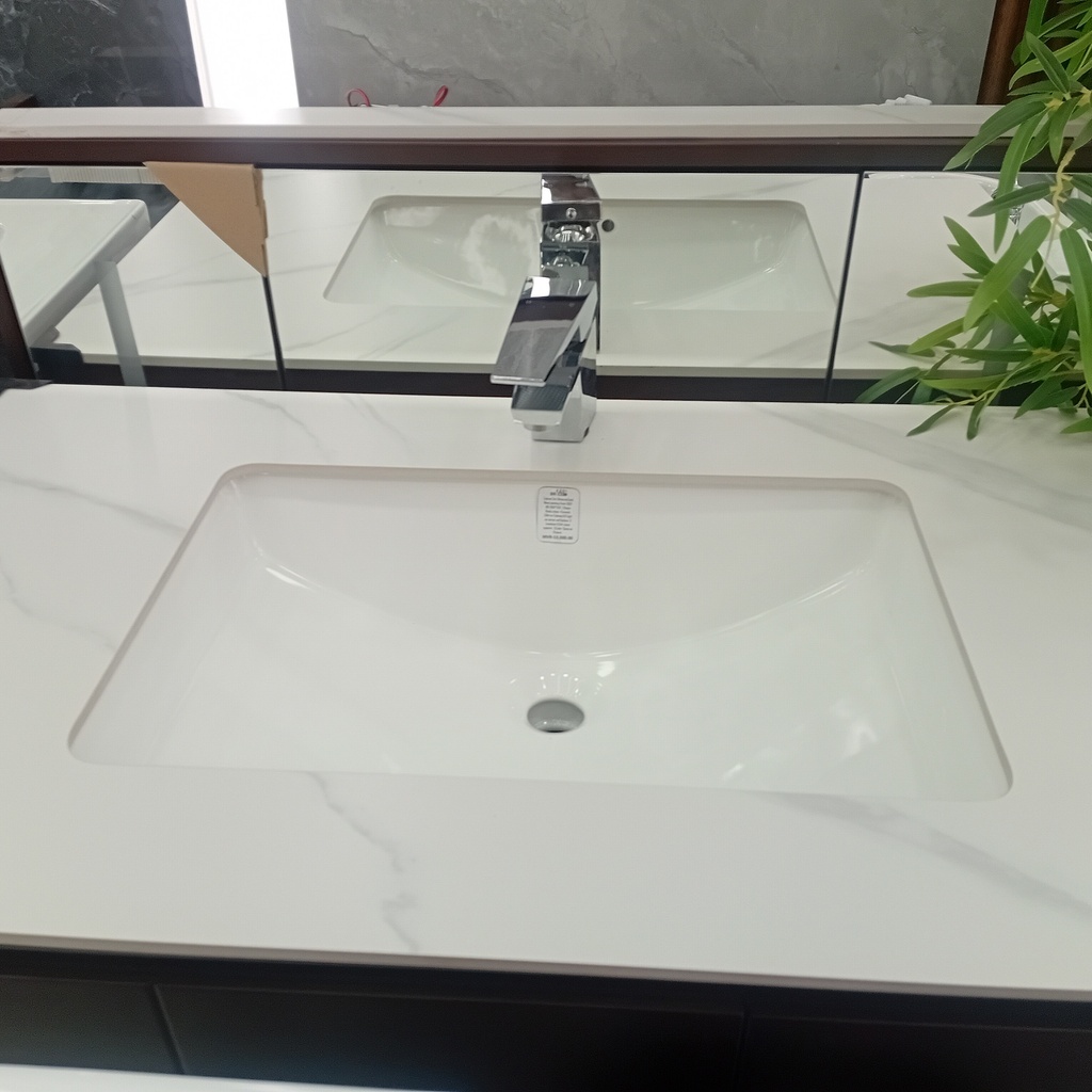 Cabinet Set 1.Material:Solid Wood painting finish 2657-100 1000*550  2.Basin: Rocky stone +Ceramic; 3.Mirror Cabinet:LED light on mirror and bottom, 3 functions 4.Soft-close systerm;  5.Color: Same as Picture.