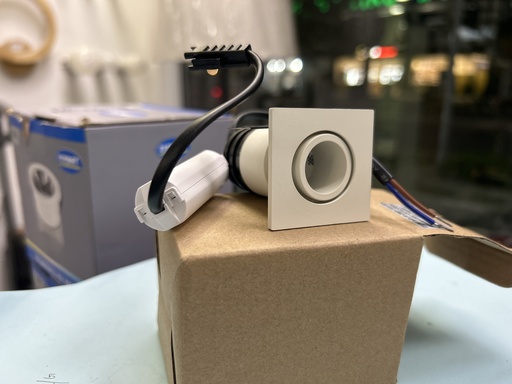 [BR-1126] LED：BRIDGELUX Power：3W CCT: 2700K C.R.I：90Ra Size：Ф40*40*H50mm Cutting：Ф35mm