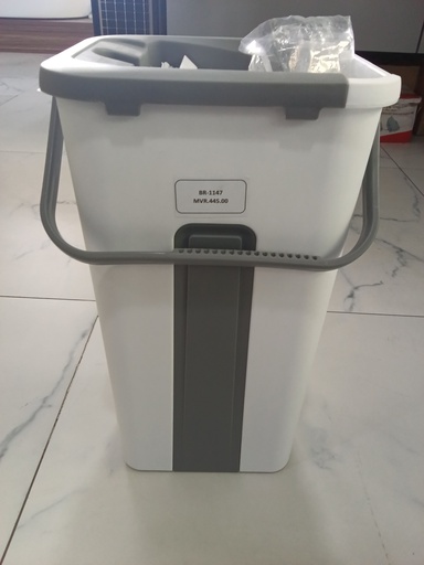 [BR-1147] Mop bucket：11L Flat size: 33x11CM Pole legnth: 125CM  G130#